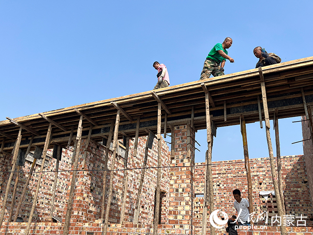 土默特左旗察素齊鎮把什村一處正在重建的房屋。實習生 韓馳攝