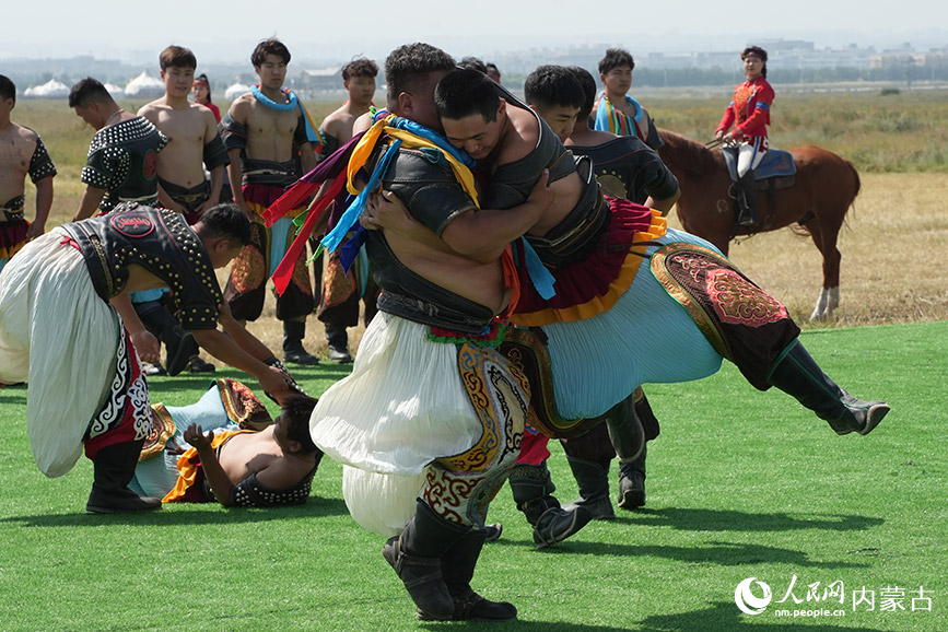 小型那達幕特色文化活動。人民網記者 張力洋攝