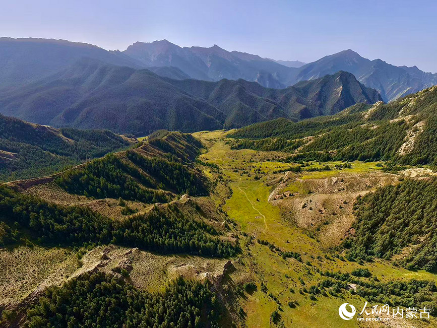 賀蘭山美景。人民網記者 齊浩男攝