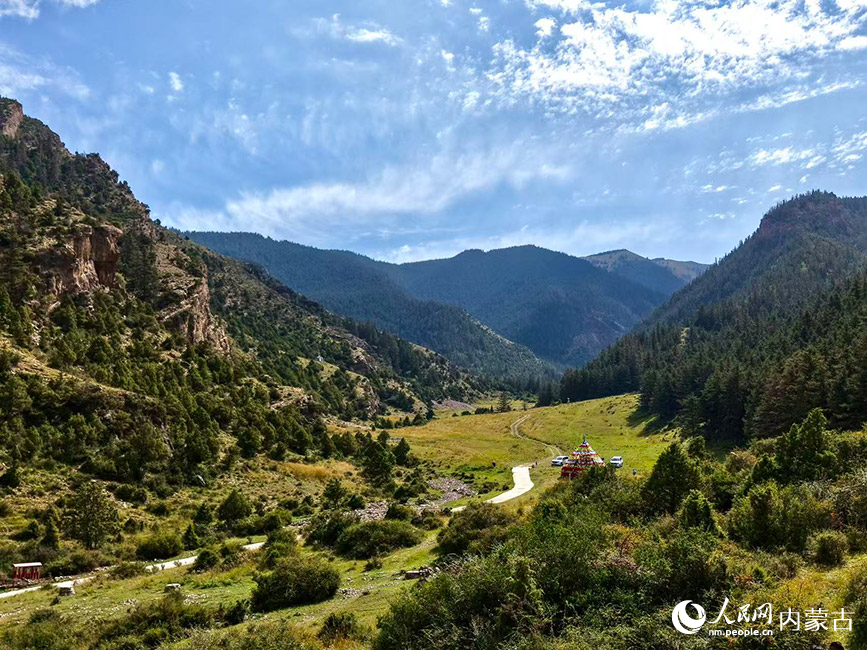 賀蘭山美景。人民網記者 齊浩男攝