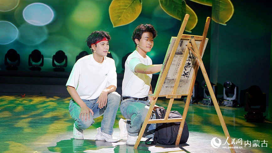 晚會演出現(xiàn)場。人民網(wǎng)記者 齊浩男攝