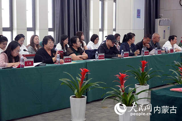 政府單位、行業(yè)協(xié)會(huì)、專業(yè)機(jī)構(gòu)、主流媒體及用戶代表。實(shí)習(xí)生 王正玉攝