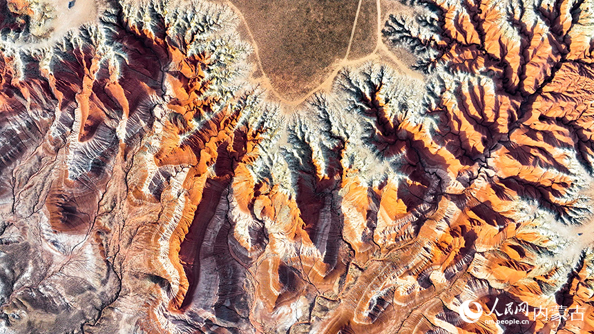 紅崖臺地景觀。王正攝