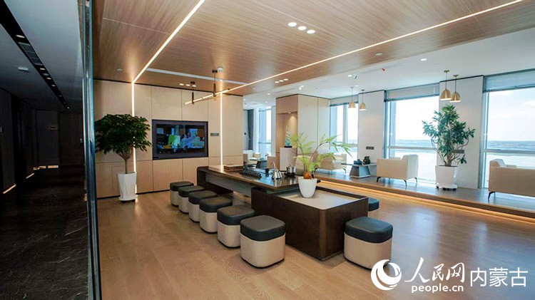 中心內的“空中會客廳”。鄂爾多斯人才科創中心供圖