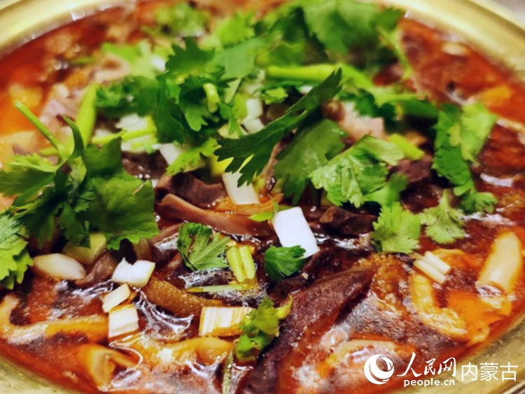 羊雜碎。人民網(wǎng)記者 趙夢(mèng)月攝