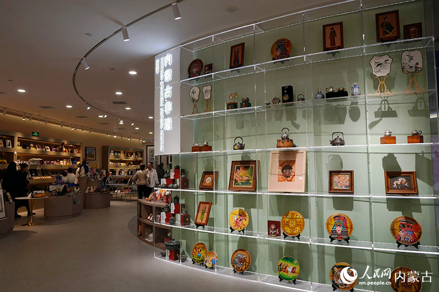 第八屆進(jìn)博會(huì)內(nèi)蒙古館驚艷亮相。實(shí)習(xí)生 牛佳攝