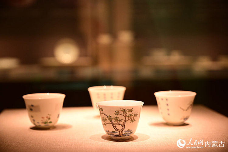 《盛世之器 —— 清代康雍乾時期景德鎮陶瓷珍品展》展品。人民網記者 寇雅楠攝
