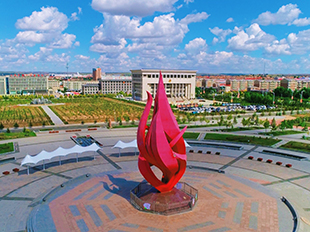 火炬廣場地標凝力書寫發展華章。