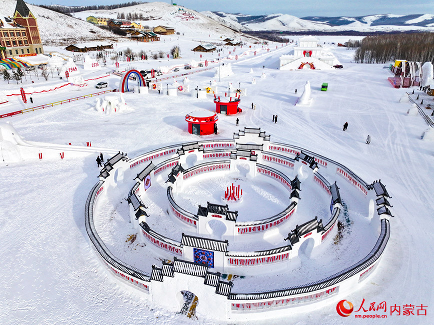 牙克石鳳凰山滑雪場。呂昊俊攝