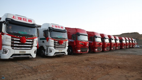 鄂爾多斯:傳統(tǒng)產(chǎn)業(yè)智慧升級 全力打造“風(fēng)光氫儲車”產(chǎn)業(yè)集群_fororder_1